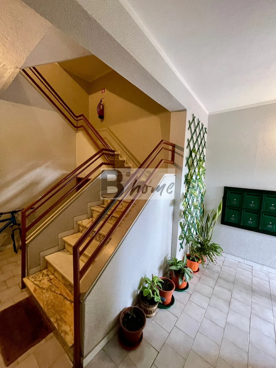 Apartamento T1 para Venda em Charneca de Caparica e Sobreda Foto 14