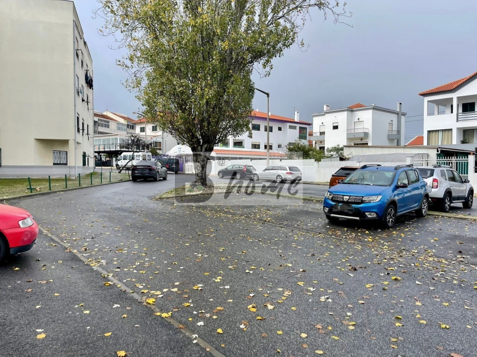Apartamento T1 para Venda em Charneca de Caparica e Sobreda Foto 16