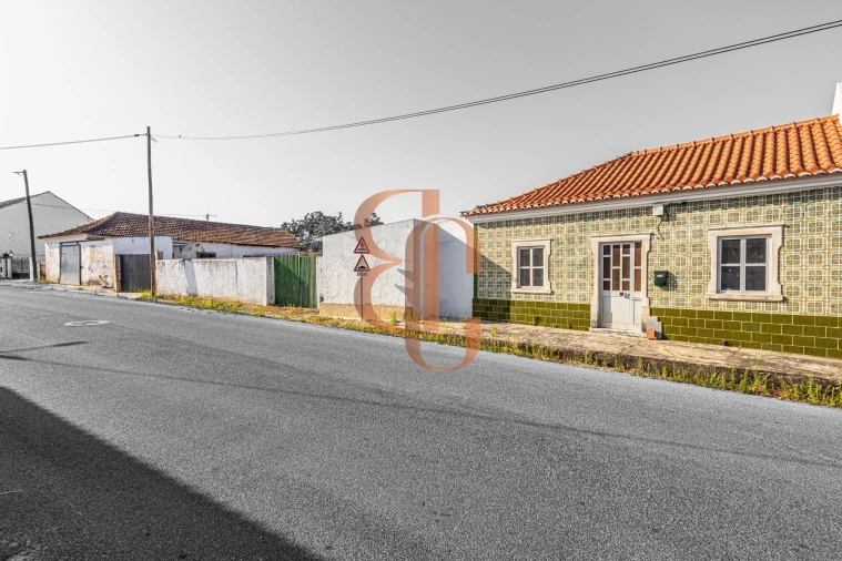 Moradia T2 para Venda em Azambujeira e Malaqueijo