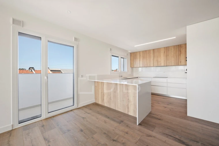 Apartamento T3 para Venda em Laranjeiro e Feijó Foto 24