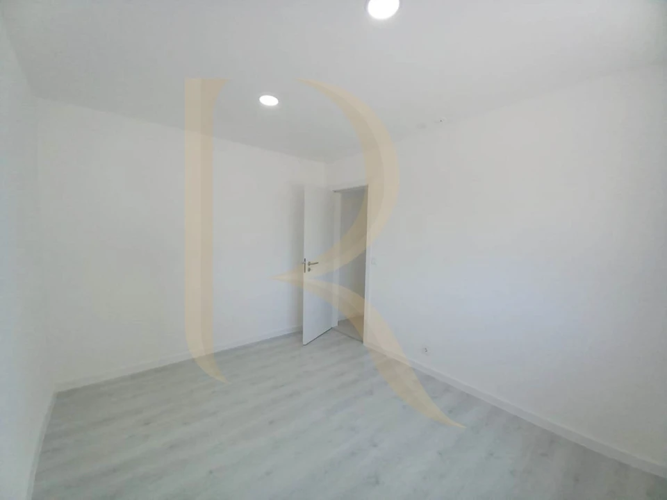 Apartamento T3 para Venda em Amora Foto 14