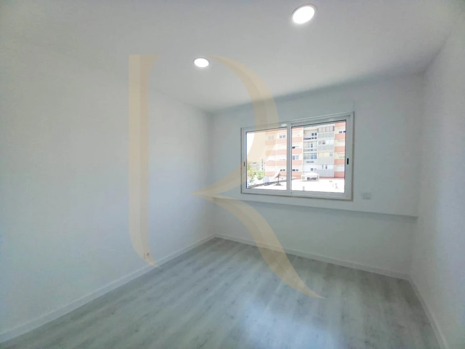 Apartamento T3 para Venda em Amora Foto 15