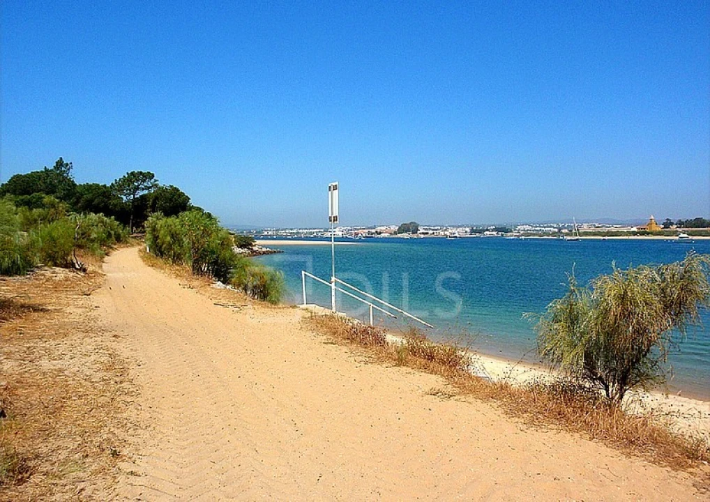 Moradia T4 para Venda em Luz de Tavira e Santo Estêvão Foto 10