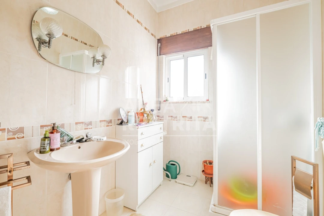 Moradia T3 para Venda em Corroios Foto 15