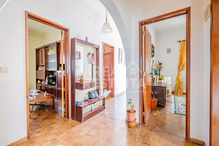 Moradia T3 para Venda em Corroios Foto 6