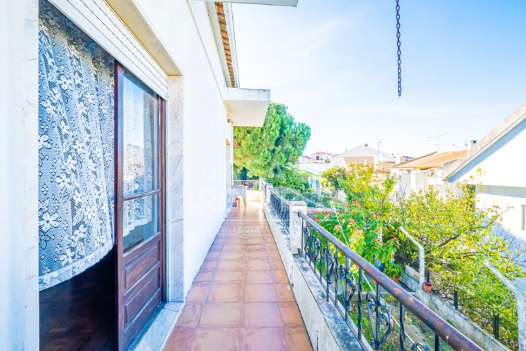 Moradia T3 para Venda em Corroios Foto 24