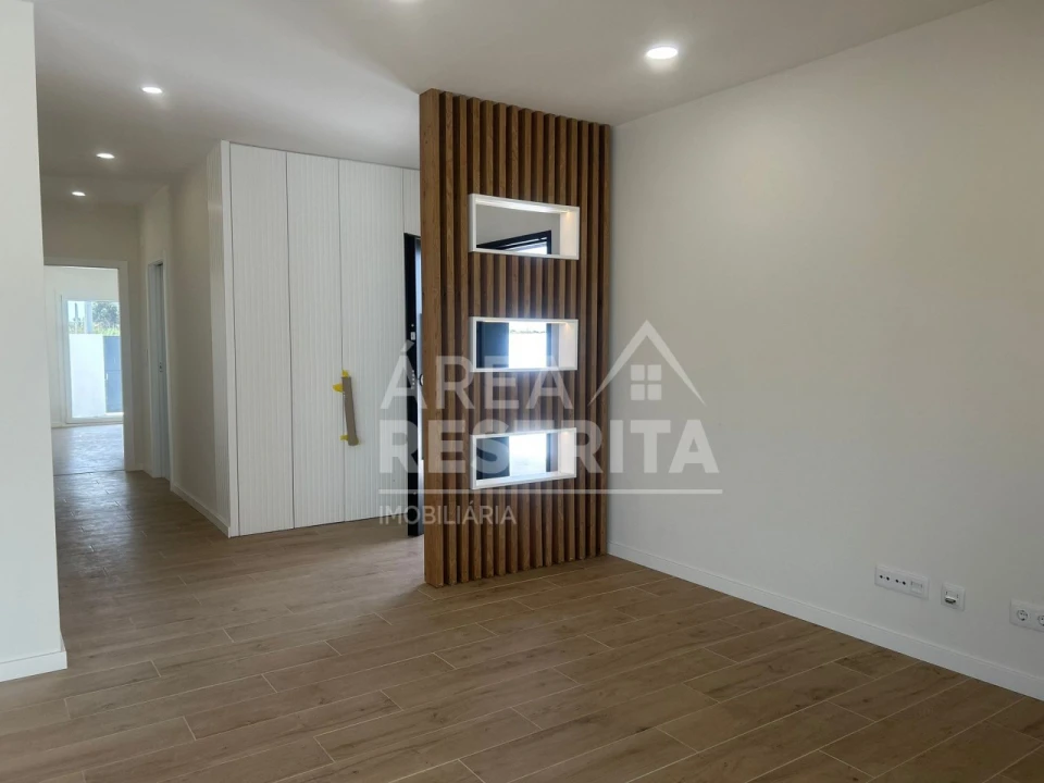 Moradia T4 para Venda em Quinta do Anjo Foto 12