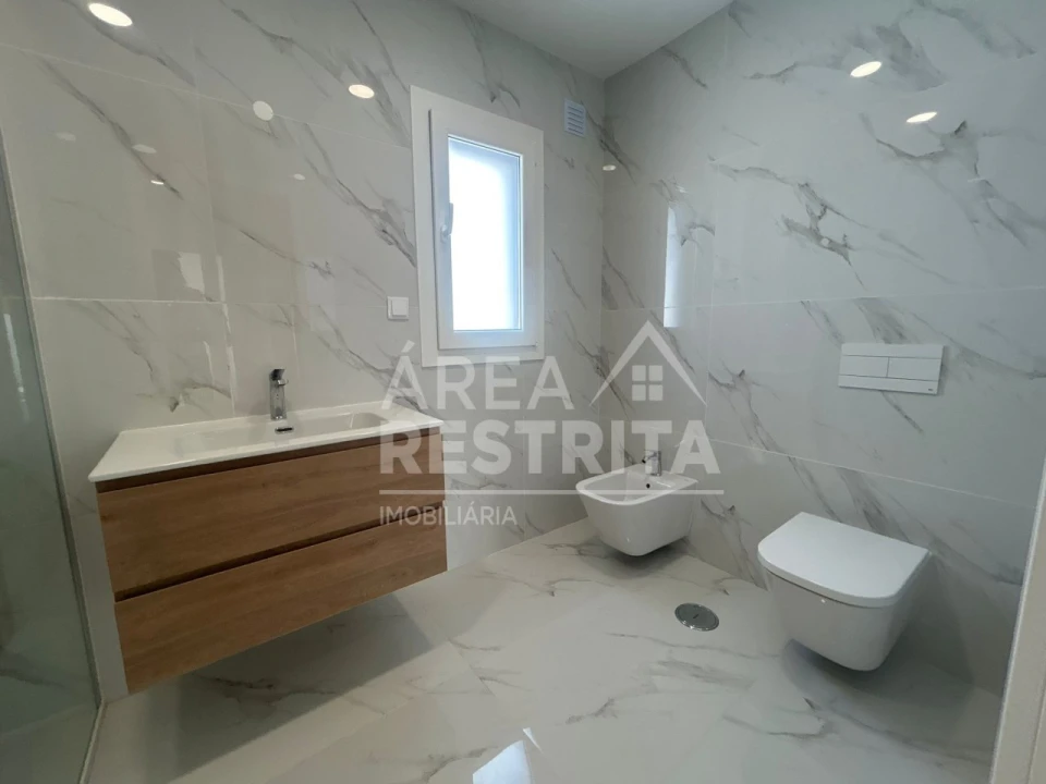 Moradia T4 para Venda em Quinta do Anjo Foto 16