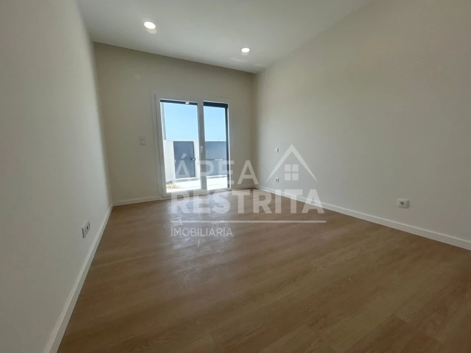 Moradia T4 para Venda em Quinta do Anjo Foto 17