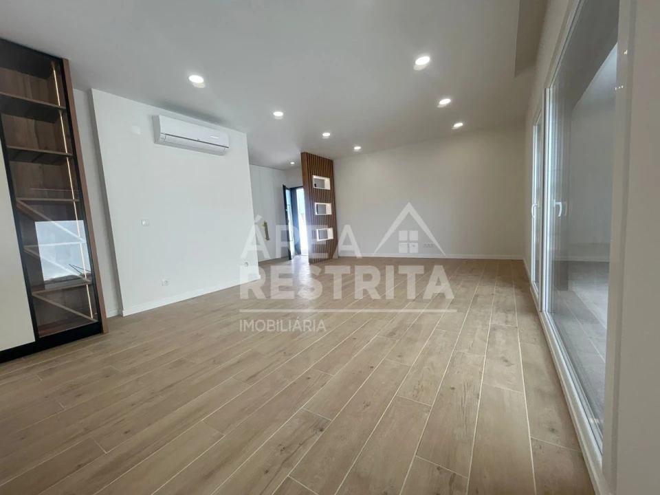 Moradia T4 para Venda em Quinta do Anjo Foto 18