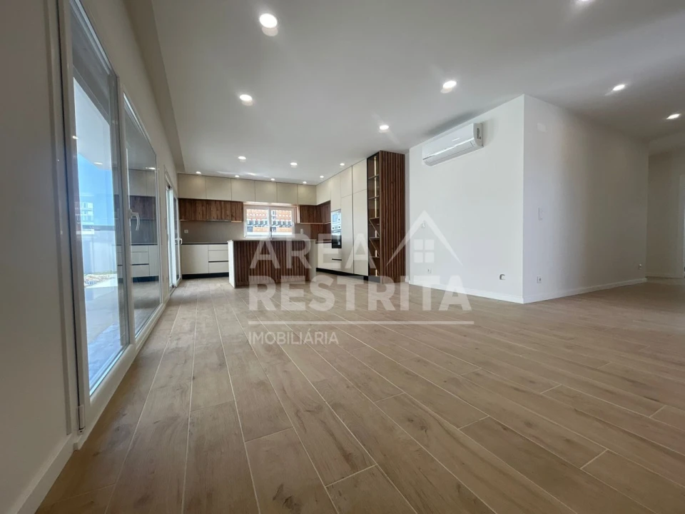 Moradia T4 para Venda em Quinta do Anjo Foto 21
