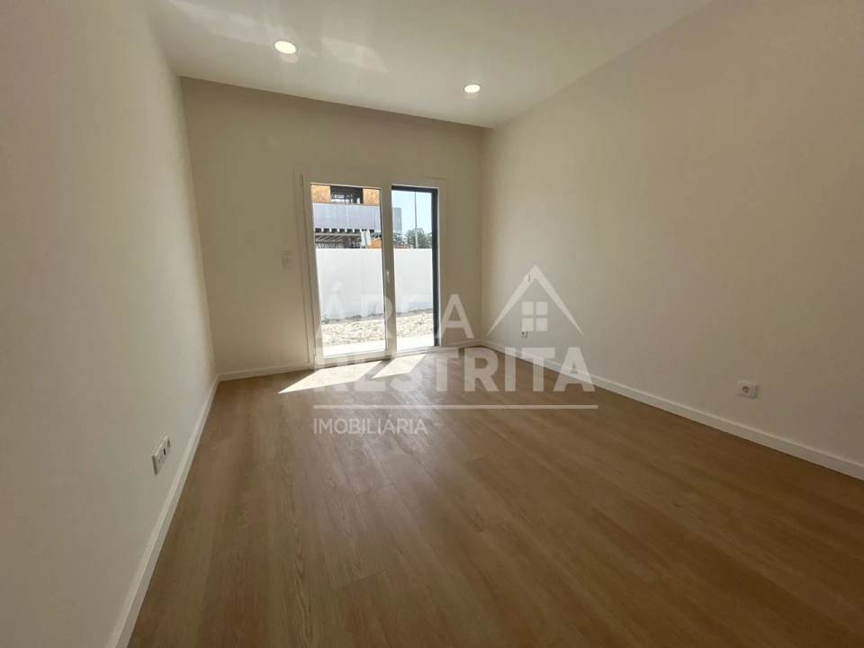 Moradia T4 para Venda em Quinta do Anjo Foto 30
