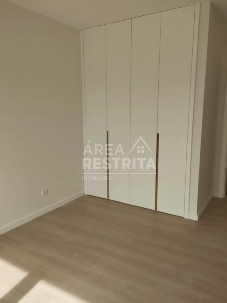 Moradia T4 para Venda em Quinta do Anjo Foto 12