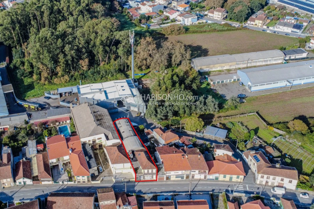 Armazém para Venda em Milheiros Foto 4