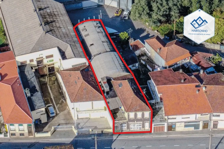 Armazém para Venda em Milheiros Foto 1