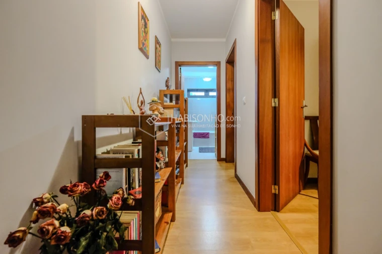 Apartamento T2 para Venda em Valongo Foto 12