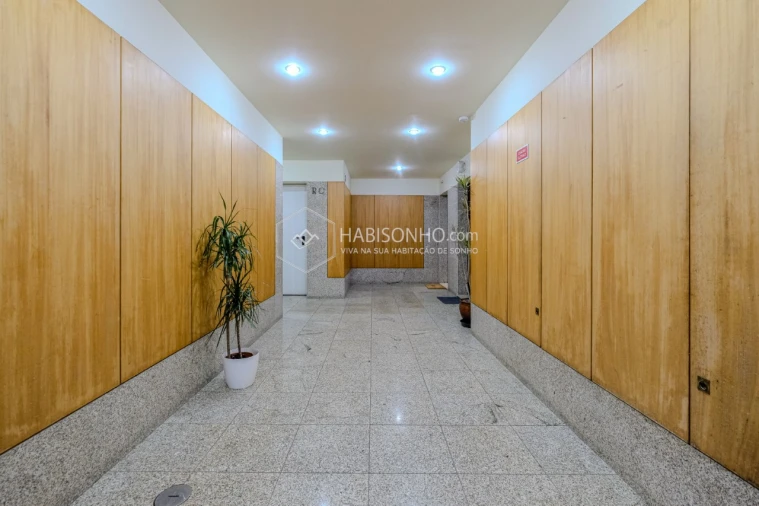 Apartamento T2 para Venda em Valongo Foto 20