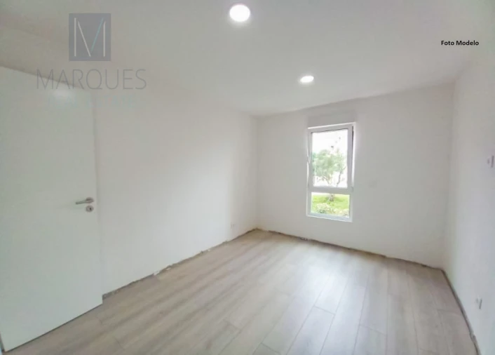 Apartamento T3 para Venda em Amora Foto 12