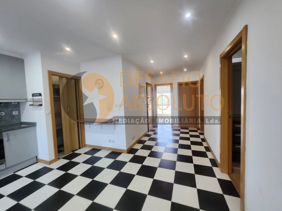 Apartamento T3 para Venda em Seixal, Arrentela e Aldeia de Paio Pires Foto 1