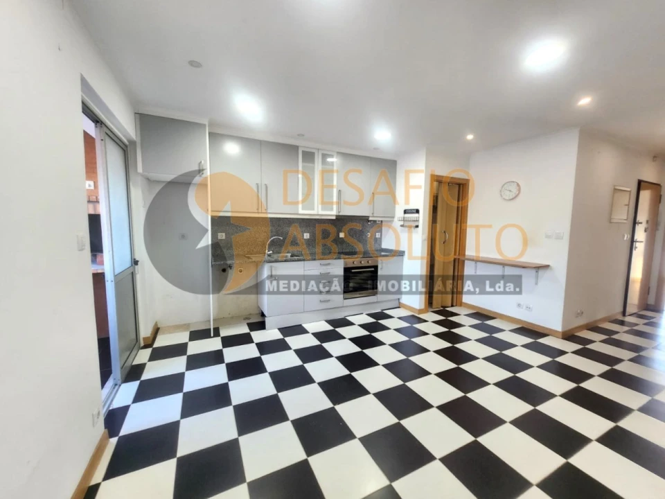 Apartamento T3 para Venda em Seixal, Arrentela e Aldeia de Paio Pires Foto 2