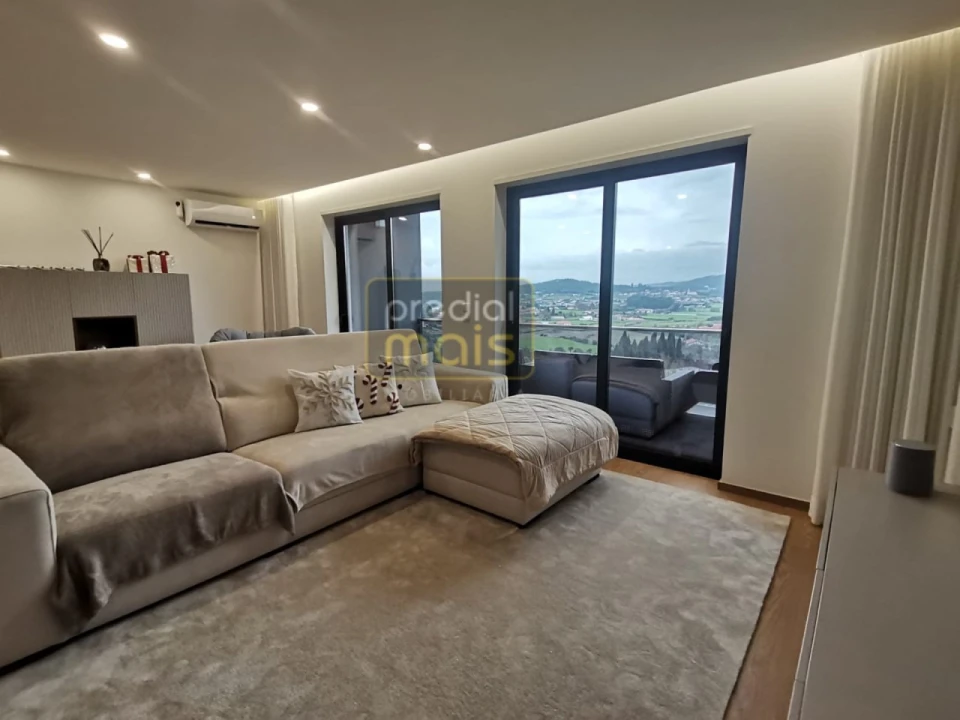 Moradia T3 para Venda em Gondifelos, Cavalões e Outiz Foto 3