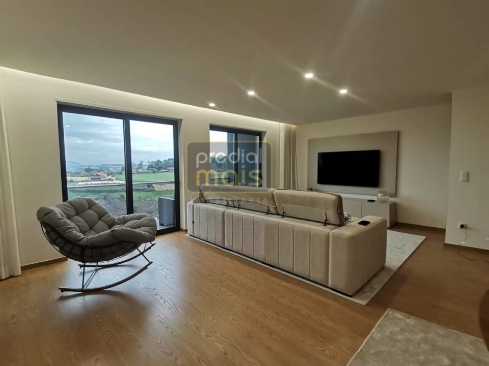 Moradia T3 para Venda em Gondifelos, Cavalões e Outiz Foto 4