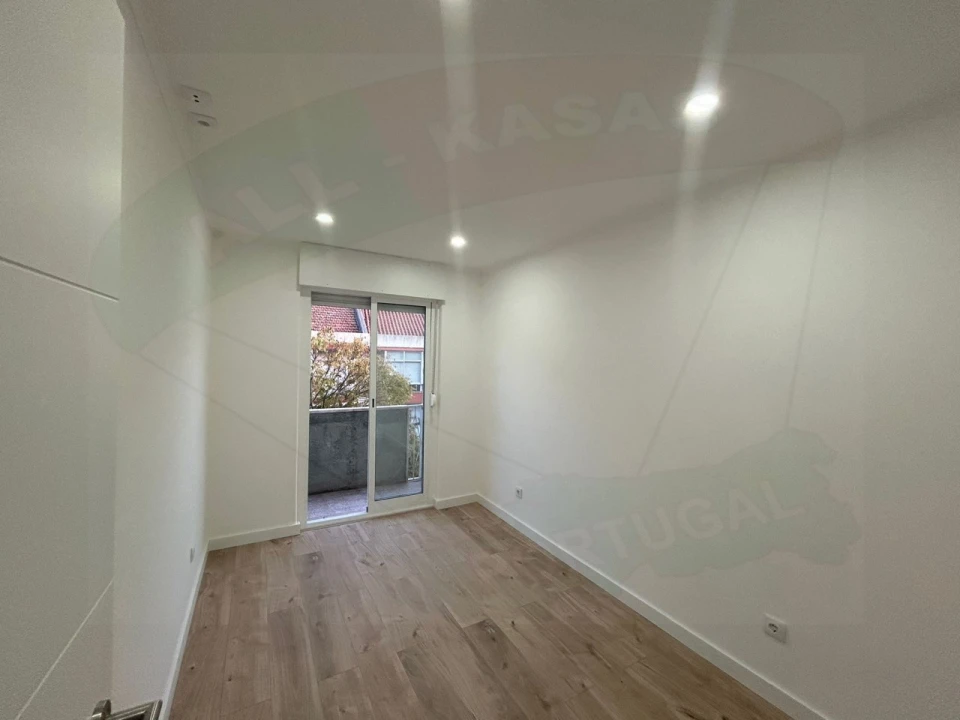 Apartamento T4 para Venda em Águas Livres Foto 14