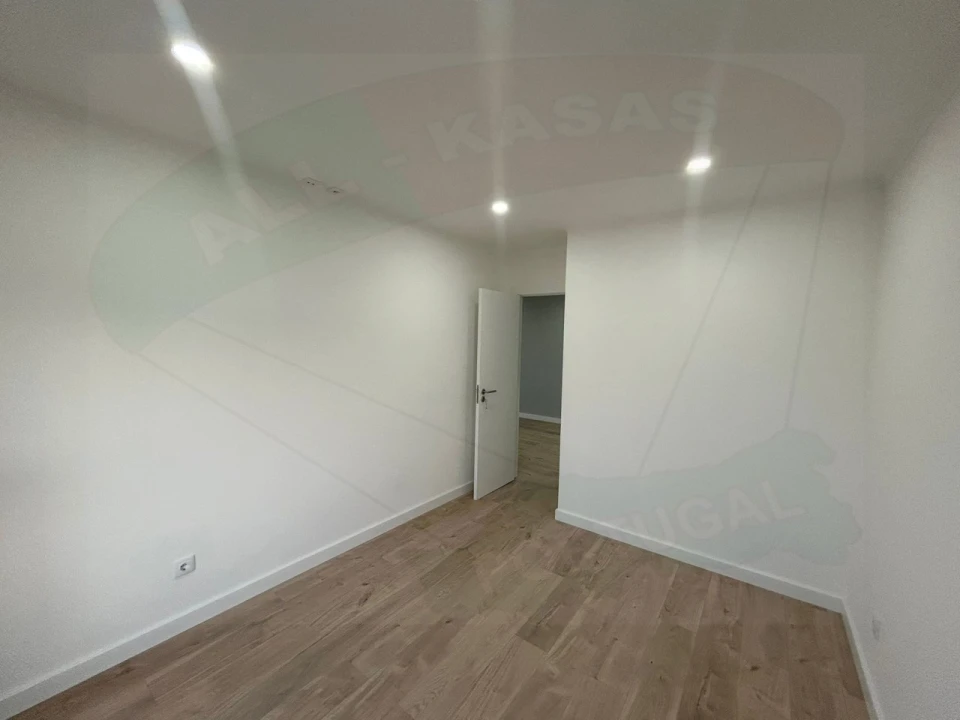 Apartamento T4 para Venda em Águas Livres Foto 15