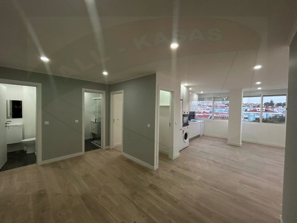 Apartamento T4 para Venda em Águas Livres Foto 2