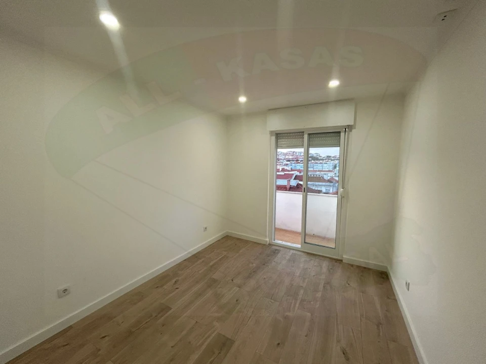 Apartamento T4 para Venda em Águas Livres Foto 20