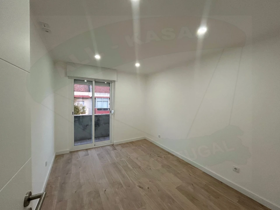 Apartamento T4 para Venda em Águas Livres Foto 16