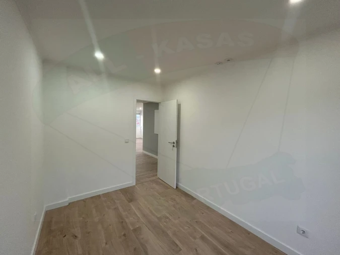 Apartamento T4 para Venda em Águas Livres Foto 13