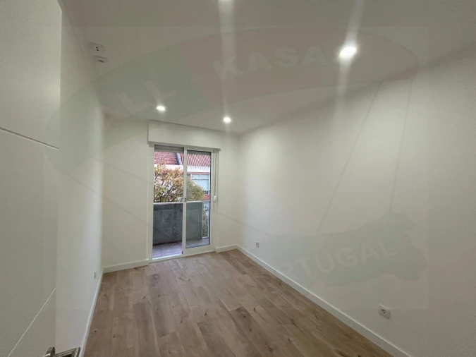 Apartamento T4 para Venda em Águas Livres Foto 14