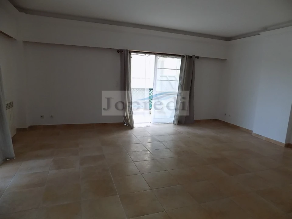 Apartamento T2 para Arrendamento em Carcavelos e Parede Foto 5
