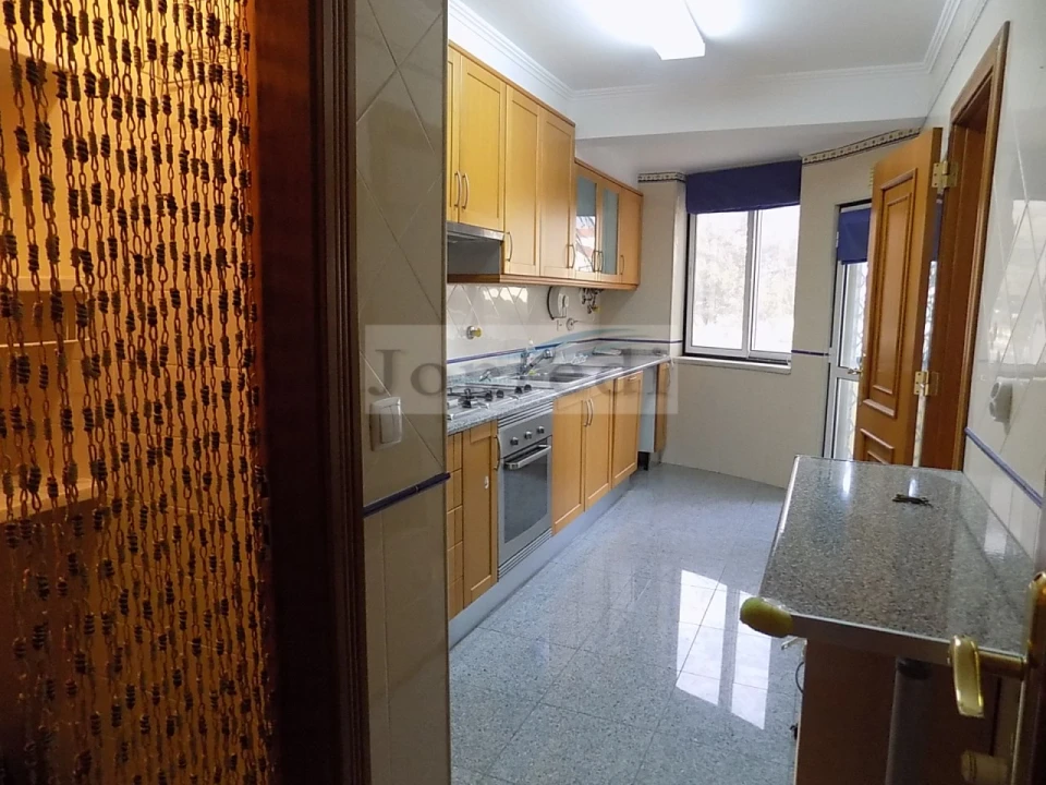 Apartamento T2 para Arrendamento em Carcavelos e Parede Foto 10
