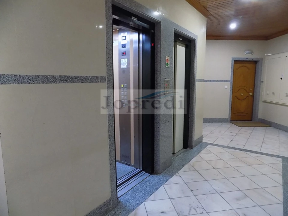 Apartamento T2 para Arrendamento em Carcavelos e Parede Foto 22