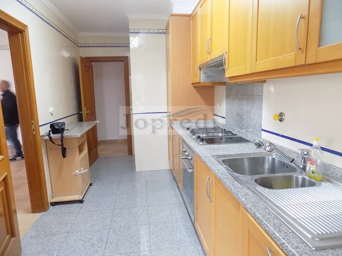 Apartamento T2 para Arrendamento em Carcavelos e Parede Foto 8