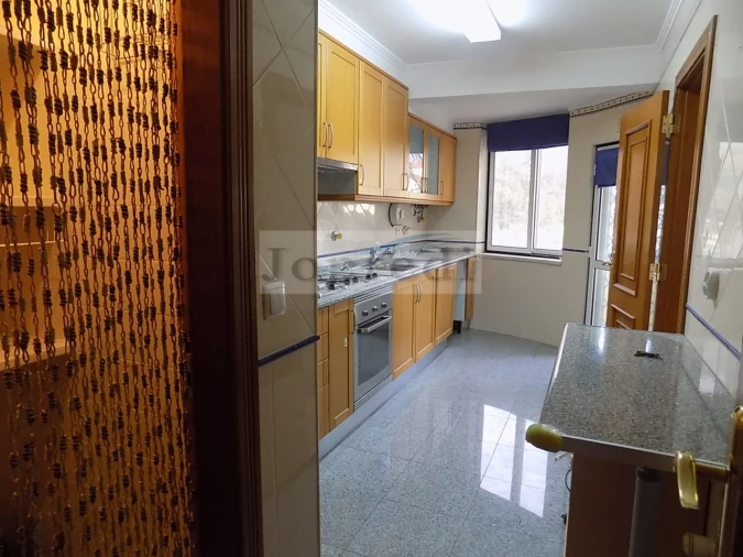 Apartamento T2 para Arrendamento em Carcavelos e Parede Foto 10