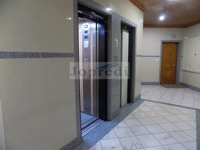 Apartamento T2 para Arrendamento em Carcavelos e Parede Foto 22