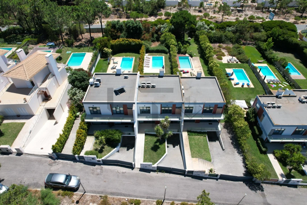 Moradia T4 para Venda em Carvalhal Foto 2