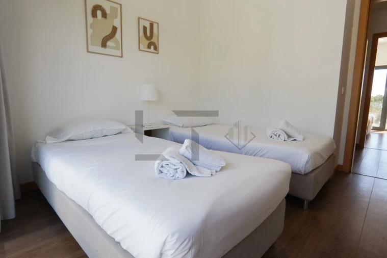 Moradia T4 para Venda em Carvalhal Foto 38