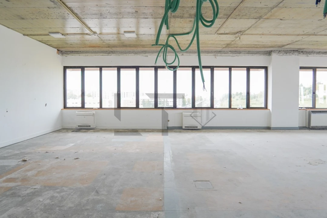 Escritório para Arrendamento em São Domingos de Benfica Foto 13