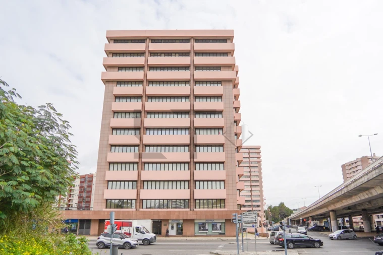 Escritório para Arrendamento em São Domingos de Benfica Foto 3