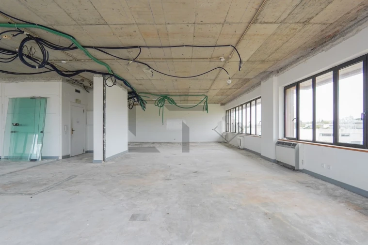 Escritório para Arrendamento em São Domingos de Benfica Foto 22