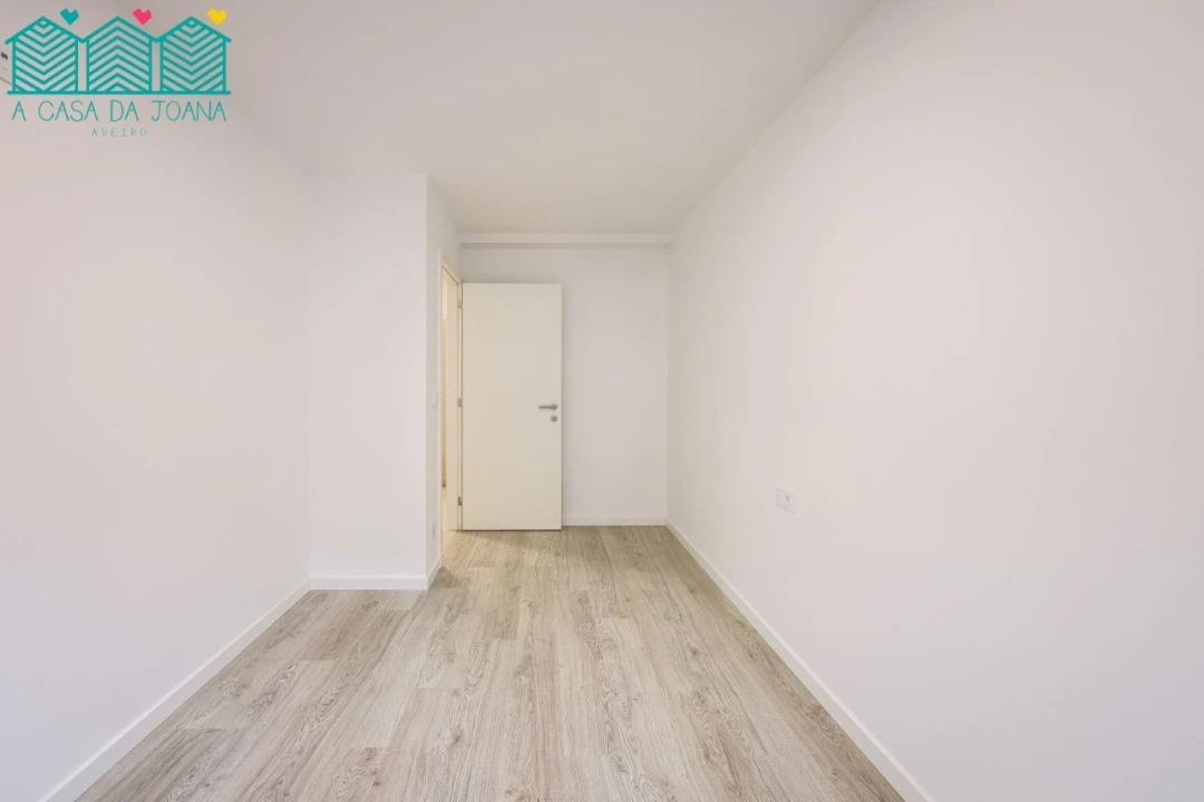 Apartamento T2 para Arrendamento em Aradas Foto 16