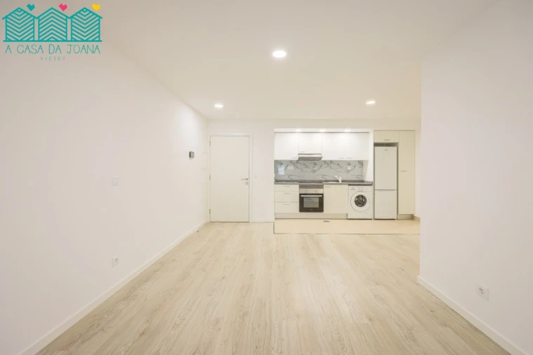 Apartamento T2 para Arrendamento em Aradas
