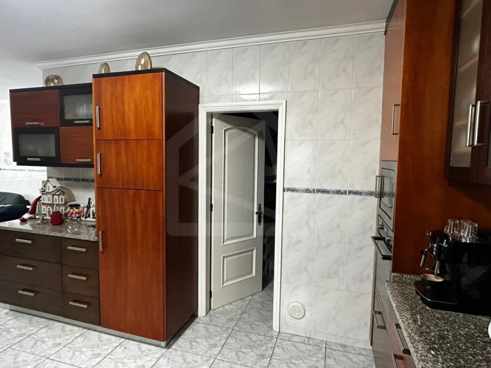 Moradia T3 para Venda em Escapães Foto 5