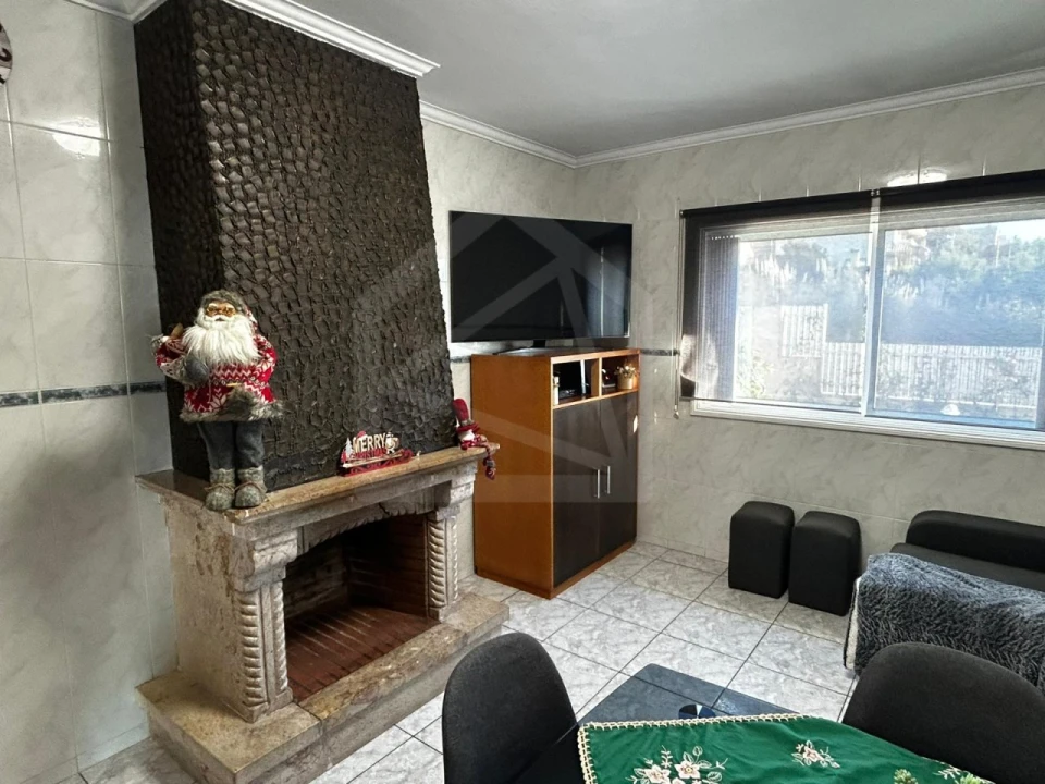 Moradia T3 para Venda em Escapães Foto 6