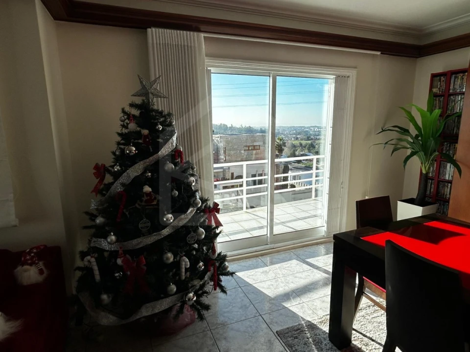 Moradia T3 para Venda em Escapães Foto 11