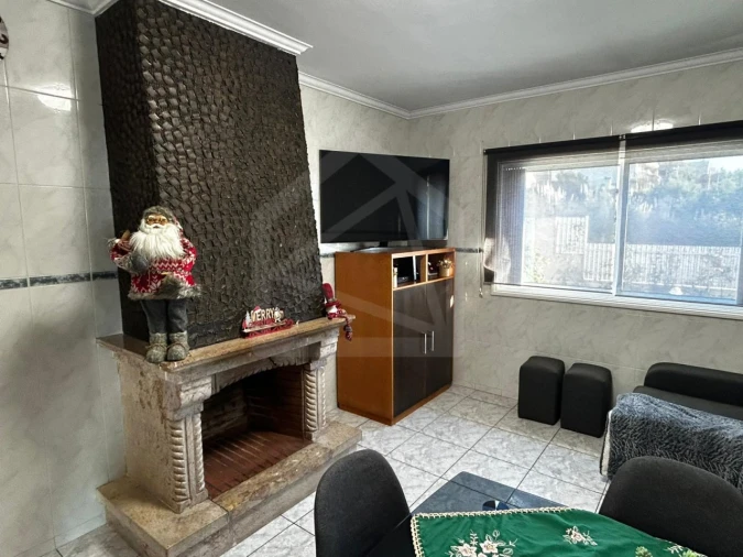 Moradia T3 para Venda em Escapães Foto 6